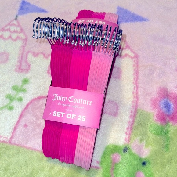 Juicy Couture Pink Velvet Hangers Set of 25 - Picture 8 of 9